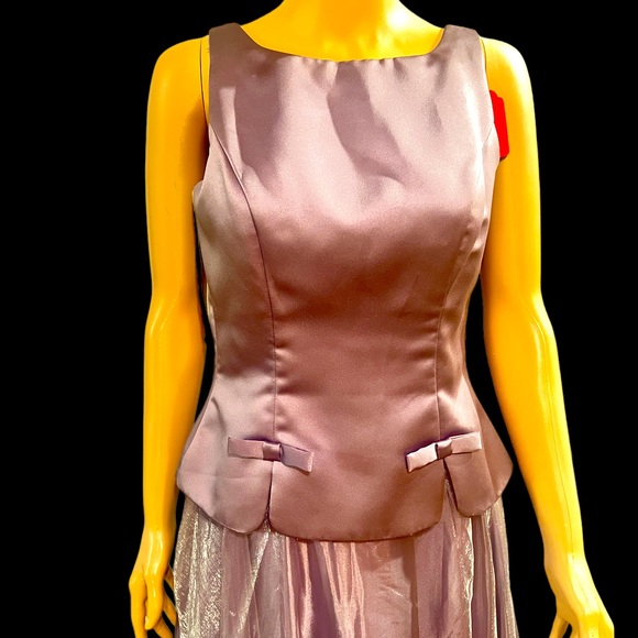 Lilac Evening Gown by Laura Ryner for Dave Johnny. like new, gently worn - Picture 2 of 4